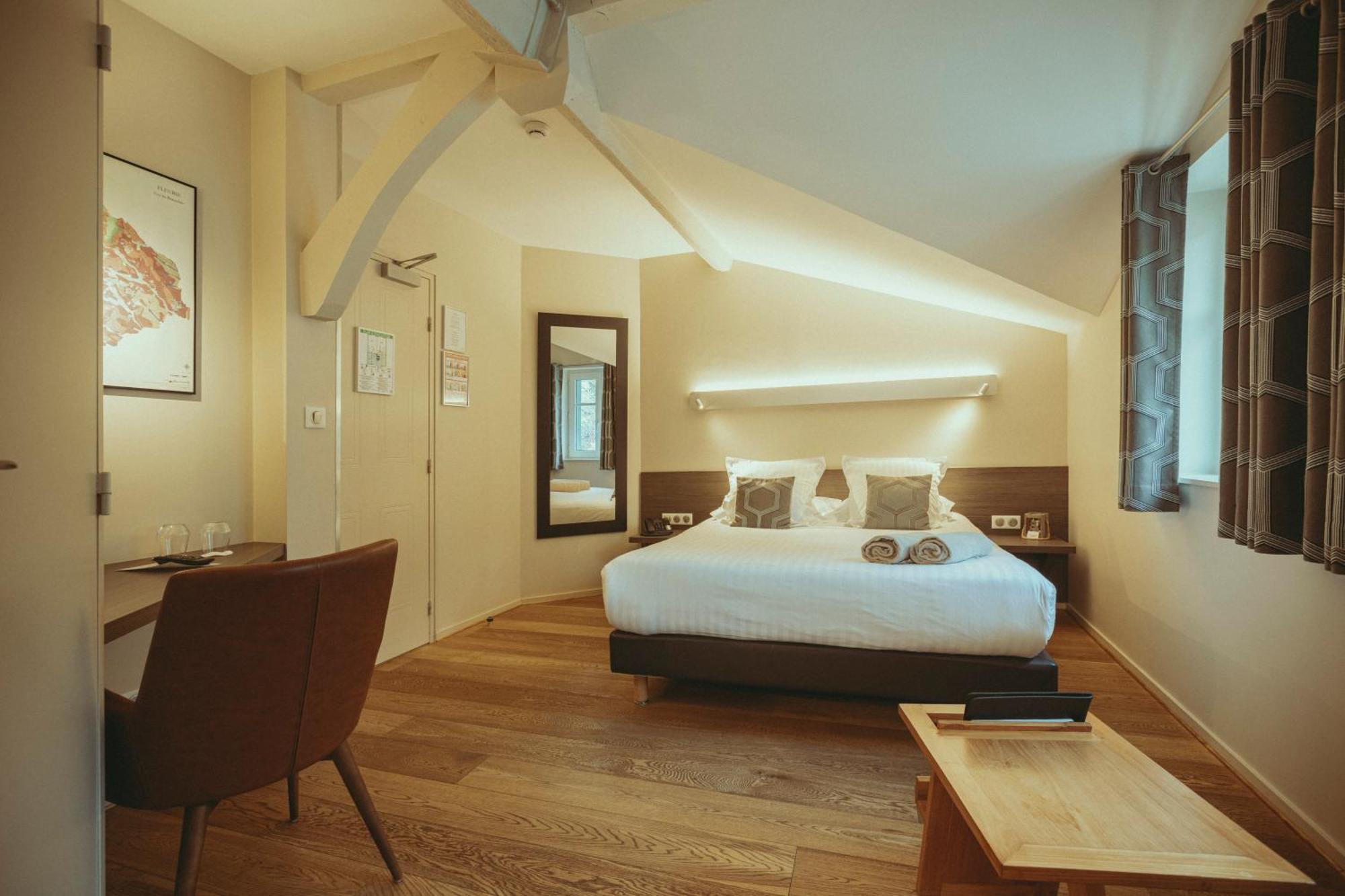 Auberge De Clochemerle, Spa Privatif & Restaurant Gastronomique Vaux-en-Beaujolais Phòng bức ảnh